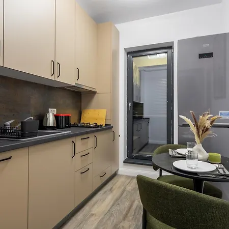 Apartment Plaza 173 *